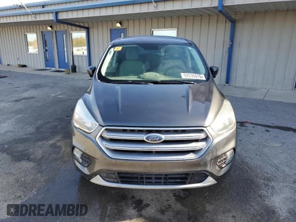 ✅ 2017 Ford Escape SE • VIN: 1FMCU9G95HUC99057 • Lot: 92036075. Listed on Copart with 126,082 mi. Free auction sales archive from the USA and detailed vehicle history report at DreamBid. Image 5.