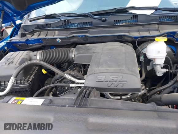 2024 Ram 1500 SLT z VIN 1C6RR6GG9RS128958, wystawiony jako IAAI lot #42371075 z przebiegiem 11 145 mil mil oraz . Historia ofert i sprzedaży dostępna na DreamBid. Obrazek 10.