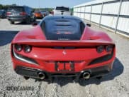 ✅ 2022 Ferrari F8 • VIN: ZFF92LLA9N0283790 • Lot: 68454704. Wystawiony na Copart z przebiegiem 2 761 mil. Bezpłatny archiwum sprzedaży aukcyjnych z USA i szczegółowy raport historii pojazdu na DreamBid. Zdjęcie 6.
