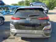 2022 Hyundai Kona Limited z VIN KM8K53AG8NU157472, wystawiony jako Copart lot #62862115 z przebiegiem 28 741 mil mil oraz Czysty tytuł • Clean title. Historia ofert i sprzedaży dostępna na DreamBid. Obrazek 6.