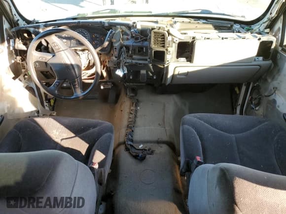 ✅ 2004 GMC Sierra 2500HD SLT • VIN: 1GTHK23244F262631 • Lot: 83606604. Wystawiony na Copart z przebiegiem Nie podano. Bezpłatny archiwum sprzedaży aukcyjnych z USA i szczegółowy raport historii pojazdu na DreamBid. Zdjęcie 8.