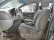 2005 Toyota Sienna LE z VIN 5TDZA23C45S222311, wystawiony jako Copart lot #91394525 z przebiegiem 296 789 mil mil oraz Czysty tytuł • Clean title. Historia ofert i sprzedaży dostępna na DreamBid. Obrazek 7.