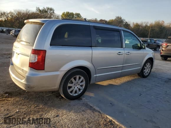 ✅ 2012 Chrysler Town & Country Touring L • VIN: 2C4RC1CG5CR386907 • Lot: 91061325. Listed on Copart with 194,583 mi. Free auction sales archive from the USA and detailed vehicle history report at DreamBid. Image 3.