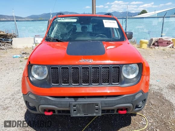 ✅ 2021 Jeep Renegade Trailhawk • VIN: ZACNJDC1XMPN31492 • Lot: 42720380. Listed on IAAI with 35,821 mi. Free auction sales archive from the USA and detailed vehicle history report at DreamBid. Image 13.