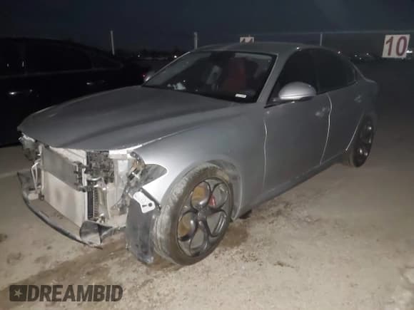 ✅ 2019 Alfa Romeo Giulia Ti Lusso • VIN: ZARFAMBN8K7600868 • Lot: 43840457. Listed on IAAI with 69,372 mi. Free auction sales archive from the USA and detailed vehicle history report at DreamBid. Image 18.