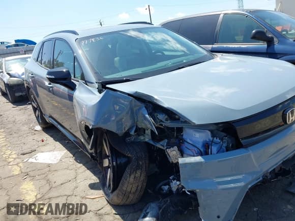 ✅ 2024 Honda Prologue Touring • VIN: 3GPKHXRJ5RS539420 • Lot: 41974848. Listed on IAAI with 2,176 mi. Free auction sales archive from the USA and detailed vehicle history report at DreamBid. Image 1.