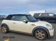 ✅ 2011 MINI Convertible • VIN: WMWZN3C52BTZ78435 • Lot: 63291665. Wystawiony na Copart z przebiegiem 67 767 mil. Bezpłatny archiwum sprzedaży aukcyjnych z USA i szczegółowy raport historii pojazdu na DreamBid. Zdjęcie 4.
