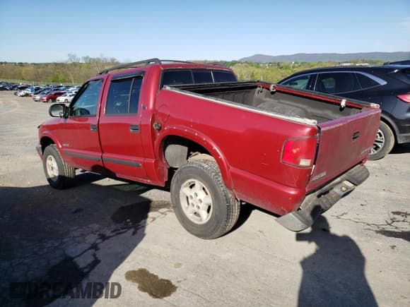 ✅ 2002 Chevrolet S-10 LS • VIN: 1GCDT13W12K171152 • Лот: 54494335. Опубликован ранее на Copart с пробегом 183 708 миль. Бесплатный доступ к архиву аукционных продаж из США и подробный отчёт об истории автомобиля на DreamBid. Изображение 2.