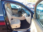 ✅ 2019 Mercedes-Benz GLC 300 • VIN: WDC0G4KB0KF639507 • Lot: 43386526. Wystawiony na IAAI z przebiegiem 105 881 mil. Bezpłatny archiwum sprzedaży aukcyjnych z USA i szczegółowy raport historii pojazdu na DreamBid. Zdjęcie 5.