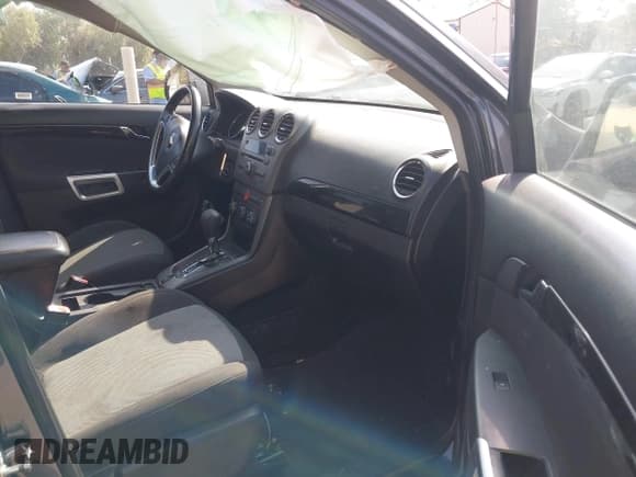 ✅ 2013 Chevrolet Captiva Sport LT • VIN: 3GNAL3EK4DS581063 • Lot: 42111098. Wystawiony na IAAI z przebiegiem 178 301 mil. Bezpłatny archiwum sprzedaży aukcyjnych z USA i szczegółowy raport historii pojazdu na DreamBid. Zdjęcie 5.