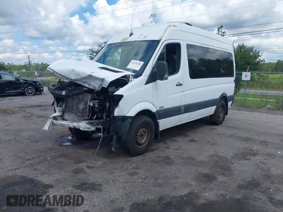 ✅ 2007 Freightliner Sprinter • VIN: WDRPE745375184295 • Lot: 42655306. Wystawiony na IAAI z przebiegiem 391 343 mil. Bezpłatny archiwum sprzedaży aukcyjnych z USA i szczegółowy raport historii pojazdu na DreamBid. Zdjęcie 17.