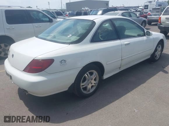 ✅ 1998 Acura CL Premium • VIN: 19UYA3257WL009359 • Lot: 42636664. Listed on IAAI with 145,807 mi. Free auction sales archive from the USA and detailed vehicle history report at DreamBid. Image 4.