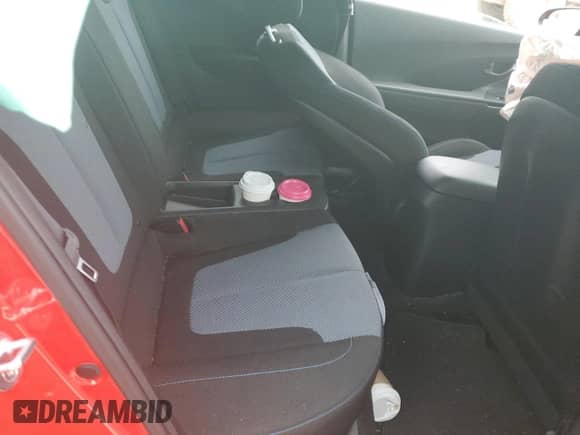 2020 Hyundai Veloster 2.0 z VIN KMHTG6AF8LU024571, wystawiony jako Copart lot #82219004 z przebiegiem Nie podano mil oraz Szkoda całkowita • Salvage title. Historia ofert i sprzedaży dostępna na DreamBid. Obrazek 10.