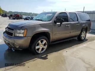 ✅ 2011 Chevrolet Suburban LT • VIN: 1GNSKJE34BR305972 • Lot: 80532575. Wystawiony na Copart z przebiegiem 219 069 mil. Bezpłatny archiwum sprzedaży aukcyjnych z USA i szczegółowy raport historii pojazdu na DreamBid. Zdjęcie 1.