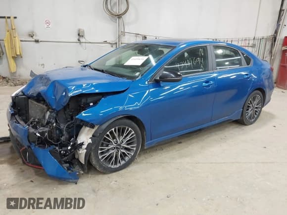 ✅ 2022 Kia Forte GT-Line • VIN: 3KPF54AD7NE427792 • Лот: 43499694. Опубликован ранее на IAAI с пробегом 66 082 миль. Бесплатный доступ к архиву аукционных продаж из США и подробный отчёт об истории автомобиля на DreamBid. Изображение 2.