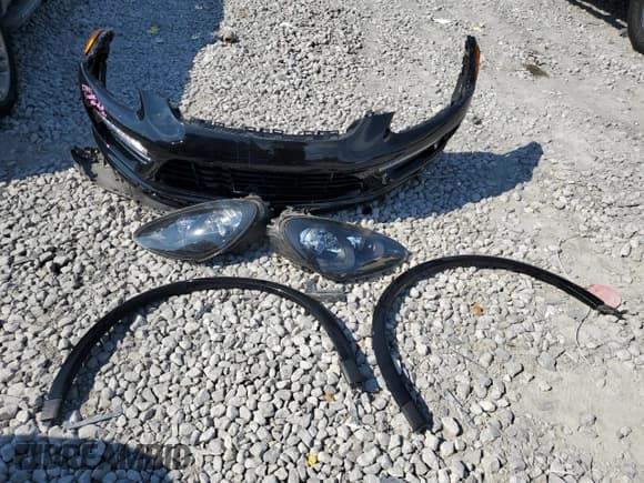 ✅ 2014 Porsche Cayenne Turbo • VIN: WP1AC2A2XELA85702 • Lot: 72328394. Listed on Copart with 100,142 mi. Free auction sales archive from the USA and detailed vehicle history report at DreamBid. Image 13.