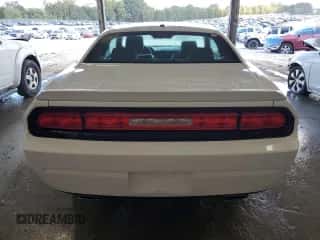 2010 Dodge Challenger R/T Classic z VIN 2B3CJ5DT1AH278481, wystawiony jako Copart lot #84398475 z przebiegiem 139 697 mil mil oraz Szkoda całkowita • Salvage title. Historia ofert i sprzedaży dostępna na DreamBid. Obrazek 6.