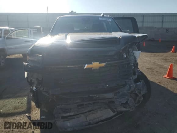 ✅ 2025 Chevrolet Silverado 2500HD Custom • VIN: 2GC4KME73S1178744 • Lot: 68050095. Wystawiony na Copart z przebiegiem Nie podano. Bezpłatny archiwum sprzedaży aukcyjnych z USA i szczegółowy raport historii pojazdu na DreamBid. Zdjęcie 5.