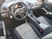 ✅ 2022 Porsche 718 Boxster • VIN: WP0CA2A85NS205240 • Lot: 74996944. Wystawiony na Copart z przebiegiem Nie podano. Bezpłatny archiwum sprzedaży aukcyjnych z USA i szczegółowy raport historii pojazdu na DreamBid. Zdjęcie 8.