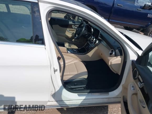 ✅ 2018 Mercedes-Benz C 300 • VIN: WDDWF4KB3JR333908 • Lot: 43166279. Wystawiony na IAAI z przebiegiem 109 453 mil. Bezpłatny archiwum sprzedaży aukcyjnych z USA i szczegółowy raport historii pojazdu na DreamBid. Zdjęcie 5.