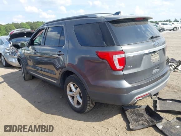 ✅ 2017 Ford Explorer XLT • VIN: 1FM5K8D89HGC44162 • Лот: 42158660. Опубликован ранее на IAAI с пробегом 121 078 миль. Бесплатный доступ к архиву аукционных продаж из США и подробный отчёт об истории автомобиля на DreamBid. Изображение 3.