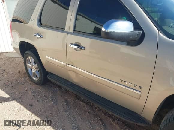 2011 Chevrolet Tahoe LTZ с VIN 1GNSKCE04BR116580, выставлен на аукционе IAAI как лот 43474183 с пробегом 183 144 миль миль и . История ставок и продаж доступна на DreamBid. Изображение 6.