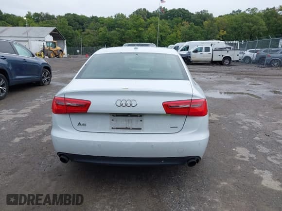 ✅ 2015 Audi A6 Premium Plus • VIN: WAUGFAFC6FN014191 • Lot: 43241862. Wystawiony na IAAI z przebiegiem 123 891 mil. Bezpłatny archiwum sprzedaży aukcyjnych z USA i szczegółowy raport historii pojazdu na DreamBid. Zdjęcie 16.