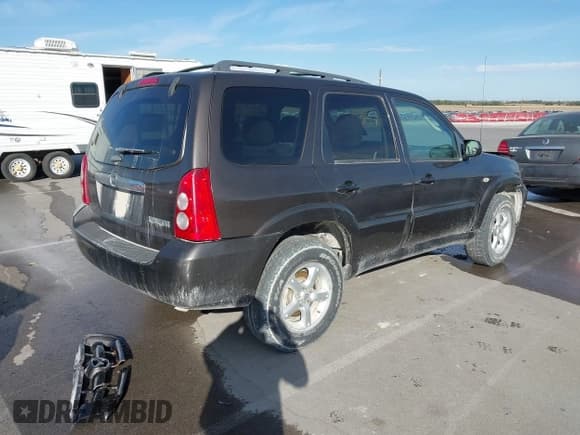 ✅ 2006 Mazda Tribute S • VIN: 4F2YZ94106KM19821 • Lot: 43410710. Listed on IAAI with 178,549 mi. Free auction sales archive from the USA and detailed vehicle history report at DreamBid. Image 4.