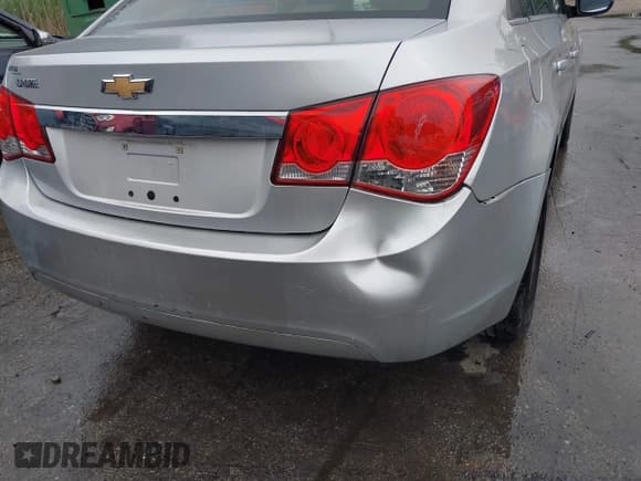✅ 2011 Chevrolet Cruze LS • VIN: 1G1PC5SH8B7287578 • Lot: 42445902. Listed on IAAI with 149,899 mi. Free auction sales archive from the USA and detailed vehicle history report at DreamBid. Image 17.