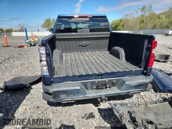 ✅ 2019 Chevrolet Silverado 1500 LT • VIN: 1GCUYDED9KZ155884 • Lot: 82394165. Wystawiony na Copart z przebiegiem 69 120 mil. Bezpłatny archiwum sprzedaży aukcyjnych z USA i szczegółowy raport historii pojazdu na DreamBid. Zdjęcie 6.