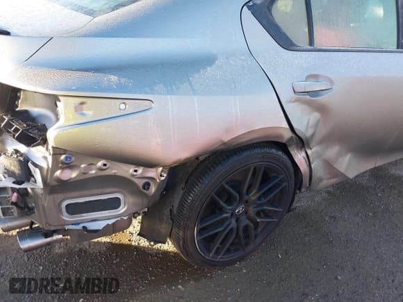 ✅ 2023 Lexus IS 500 F Sport Performance • VIN: JTHAP1D28P5003497 • Lot: 41676075. Wystawiony na IAAI z przebiegiem 13 084 mil. Bezpłatny archiwum sprzedaży aukcyjnych z USA i szczegółowy raport historii pojazdu na DreamBid. Zdjęcie 6.