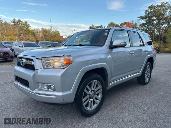 ✅ 2011 Toyota 4Runner Trail • VIN: JTEBU5JR7B5052301 • Lot: 43411443. Wystawiony na IAAI z przebiegiem 83 029 mil. Bezpłatny archiwum sprzedaży aukcyjnych z USA i szczegółowy raport historii pojazdu na DreamBid. Zdjęcie 2.