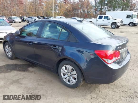 2015 Chevrolet Cruze LS z VIN 1G1PA5SH7F7259010, wystawiony jako IAAI lot #43609681 z przebiegiem 93 417 mil mil oraz . Historia ofert i sprzedaży dostępna na DreamBid. Obrazek 3.