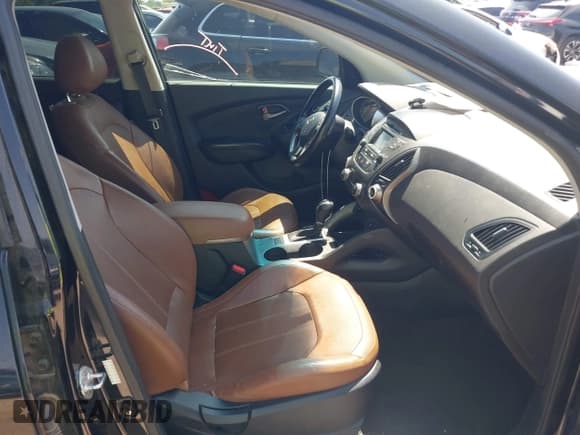 ✅ 2015 Hyundai Tucson SE • VIN: KM8JU3AG6FU117715 • Lot: 43180706. Listed on IAAI with 121,250 mi. Free auction sales archive from the USA and detailed vehicle history report at DreamBid. Image 5.