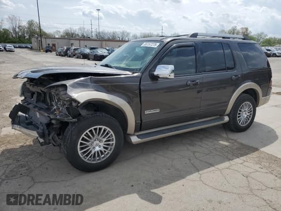 ✅ 2006 Ford Explorer Eddie Bauer • VIN: 1FMEU74EX6UA24764 • Lot: 55157275. Wystawiony na Copart z przebiegiem 162 220 mil. Bezpłatny archiwum sprzedaży aukcyjnych z USA i szczegółowy raport historii pojazdu na DreamBid. Zdjęcie 1.