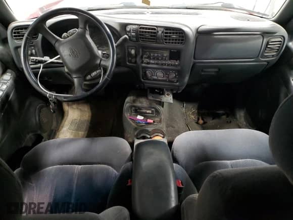 ✅ 1999 Chevrolet Blazer LS • VIN: 1GNDT13W7X2129972 • Lot: 83786284. Wystawiony na Copart z przebiegiem Nie podano. Bezpłatny archiwum sprzedaży aukcyjnych z USA i szczegółowy raport historii pojazdu na DreamBid. Zdjęcie 8.