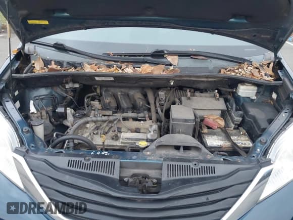 ✅ 2011 Toyota Sienna LE • VIN: 5TDKK3DC8BS014978 • Lot: 43690859. Listed on IAAI with 182,703 mi. Free auction sales archive from the USA and detailed vehicle history report at DreamBid. Image 10.