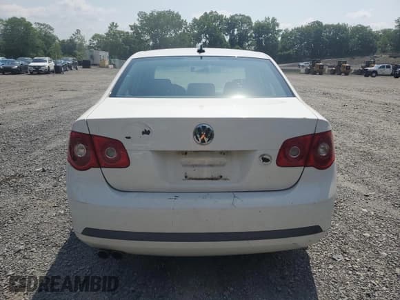 ✅ 2009 Volkswagen Jetta SE • VIN: 3VWRZ71K29M033787 • Lot: 61969945. Listed on Copart with 175,785 mi. Free auction sales archive from the USA and detailed vehicle history report at DreamBid. Image 6.
