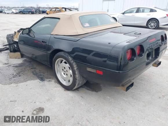 ✅ 1994 Chevrolet Corvette • VIN: 1G1YY32PXR5119898 • Lot: 41524375. Wystawiony na IAAI z przebiegiem Nie podano. Bezpłatny archiwum sprzedaży aukcyjnych z USA i szczegółowy raport historii pojazdu na DreamBid. Zdjęcie 3.
