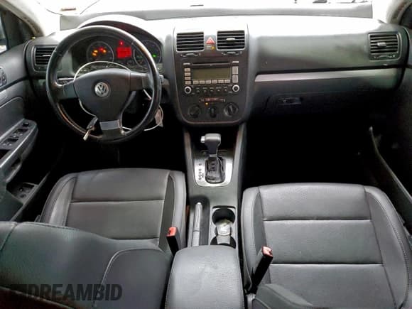 ✅ 2008 Volkswagen Jetta SE • VIN: 3VWRM71K28M003847 • Lot: 94114075. Listed on Copart with 151,441 mi. Free auction sales archive from the USA and detailed vehicle history report at DreamBid. Image 8.