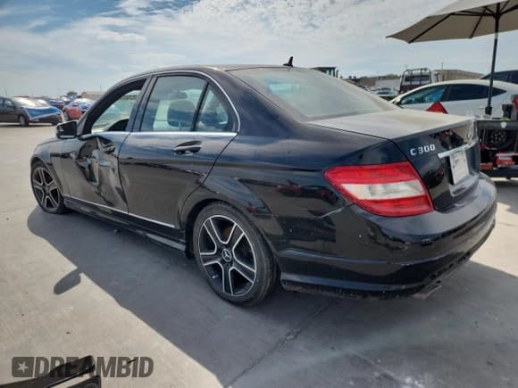 ✅ 2011 Mercedes-Benz C 300 Sport • VIN: WDDGF8BB4BR157027 • Лот: 87035475. Опубликован ранее на Copart с пробегом Не указан. Бесплатный доступ к архиву аукционных продаж из США и подробный отчёт об истории автомобиля на DreamBid. Изображение 2.