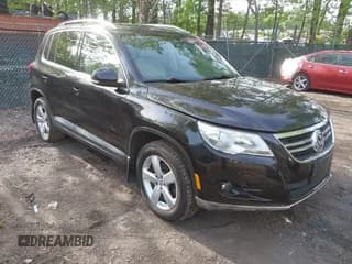 ✅ 2010 Volkswagen Tiguan S • VIN: WVGAV7AX2AW533777 • Lot: 42110001. Listed on IAAI with 105,710 mi. Free auction sales archive from the USA and detailed vehicle history report at DreamBid. Image 1.