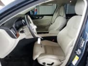 ✅ 2019 Volvo S60 Inscription • VIN: 7JRA22TL3KG003888 • Lot: 56118535. Wystawiony na Copart z przebiegiem 86 308 mil. Bezpłatny archiwum sprzedaży aukcyjnych z USA i szczegółowy raport historii pojazdu na DreamBid. Zdjęcie 7.