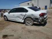 ✅ 2018 Volkswagen Passat S • VIN: 1VWAA7A38JC000585 • Lot: 61221485. Wystawiony na Copart z przebiegiem 86 765 mil. Bezpłatny archiwum sprzedaży aukcyjnych z USA i szczegółowy raport historii pojazdu na DreamBid. Zdjęcie 2.