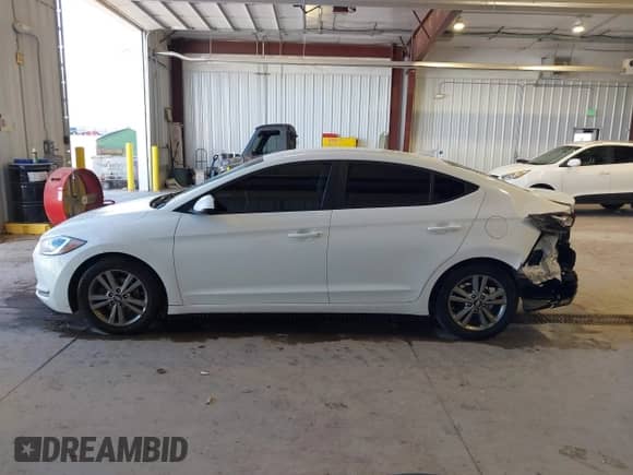 2017 Hyundai Elantra SE с VIN 5NPD84LF5HH131828, выставлен на аукционе IAAI как лот 43284576 с пробегом 145 074 миль миль и . История ставок и продаж доступна на DreamBid. Изображение 14.