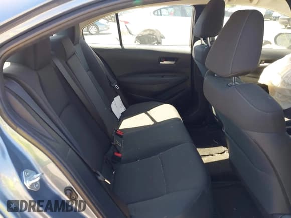 ✅ 2021 Toyota Corolla LE • VIN: JTDEPMAE7MJ144664 • Lot: 42269698. Wystawiony na IAAI z przebiegiem 23 500 mil. Bezpłatny archiwum sprzedaży aukcyjnych z USA i szczegółowy raport historii pojazdu na DreamBid. Zdjęcie 8.