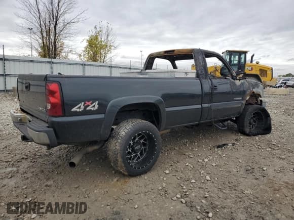 ✅ 2004 Chevrolet Silverado 2500HD Work Truck • VIN: 1GCHK24U94E249850 • Lot: 82481215. Wystawiony na Copart z przebiegiem Nie podano. Bezpłatny archiwum sprzedaży aukcyjnych z USA i szczegółowy raport historii pojazdu na DreamBid. Zdjęcie 3.