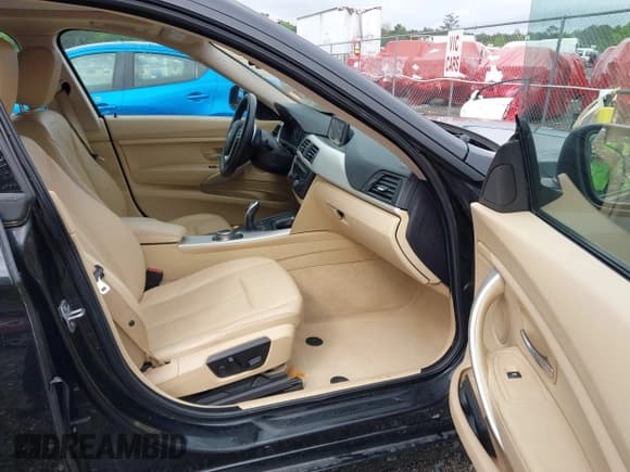 ✅ 2014 BMW 3 Series 328i Gran Turismo xDrive • VIN: WBA3X5C5XED556214 • Лот: 42123796. Опубликован ранее на IAAI с пробегом 102 159 миль. Бесплатный доступ к архиву аукционных продаж из США и подробный отчёт об истории автомобиля на DreamBid. Изображение 5.