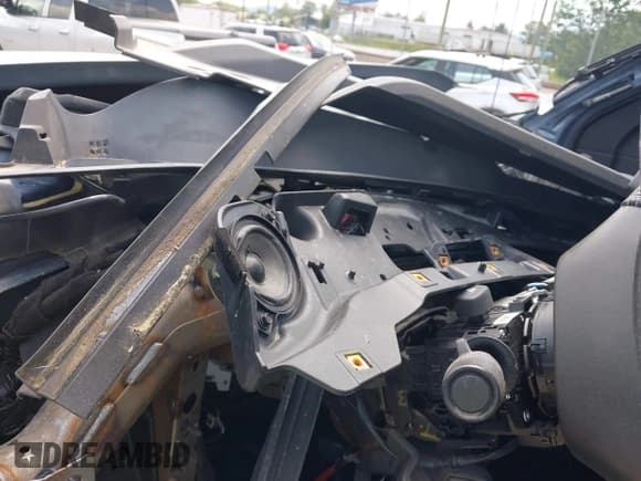 ✅ 2015 Chevrolet Silverado 2500HD LT • VIN: 1GC1CVE85FF587440 • Lot: 42545643. Listed on IAAI with Not provided. Free auction sales archive from the USA and detailed vehicle history report at DreamBid. Image 7.