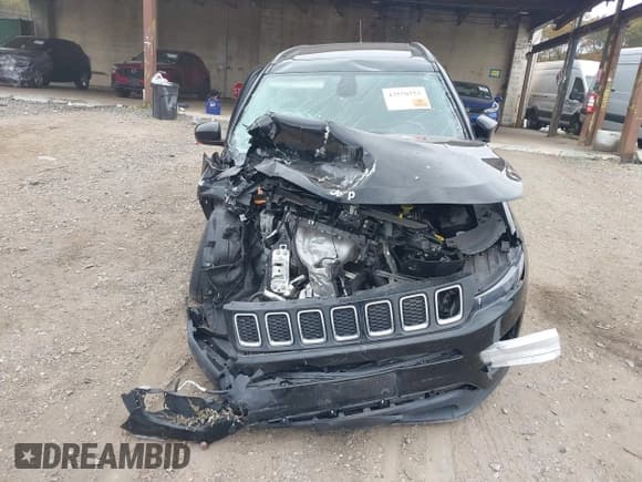 ✅ 2019 Jeep Compass Latitude • VIN: 3C4NJDBB0KT761223 • Lot: 43570553. Wystawiony na IAAI z przebiegiem 48 490 mil. Bezpłatny archiwum sprzedaży aukcyjnych z USA i szczegółowy raport historii pojazdu na DreamBid. Zdjęcie 12.